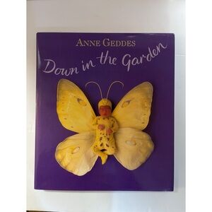 Anne Geddes Down In The Garden Hardcover